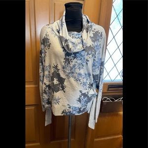 Ideaology Athletic Top with side ties. NWT